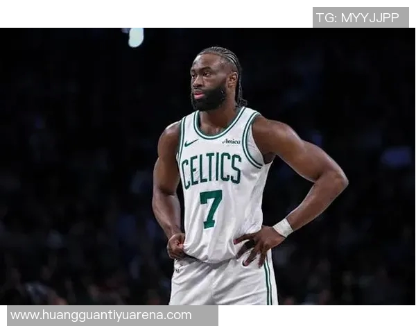 杰伦布朗半场表现出色独得12分助球队领先正负值高达24