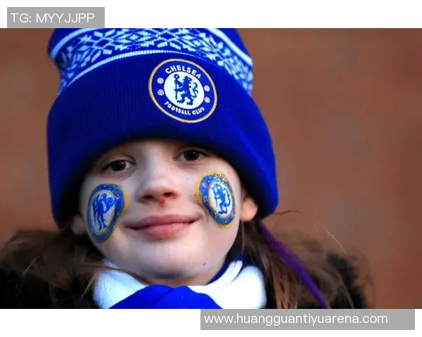 白堡球迷愤怒抗议切尔西老板主帅赛季中途离任引发不满情绪 白堡球迷愤怒抗议切尔西老板主帅赛季中途离任引发不满情绪